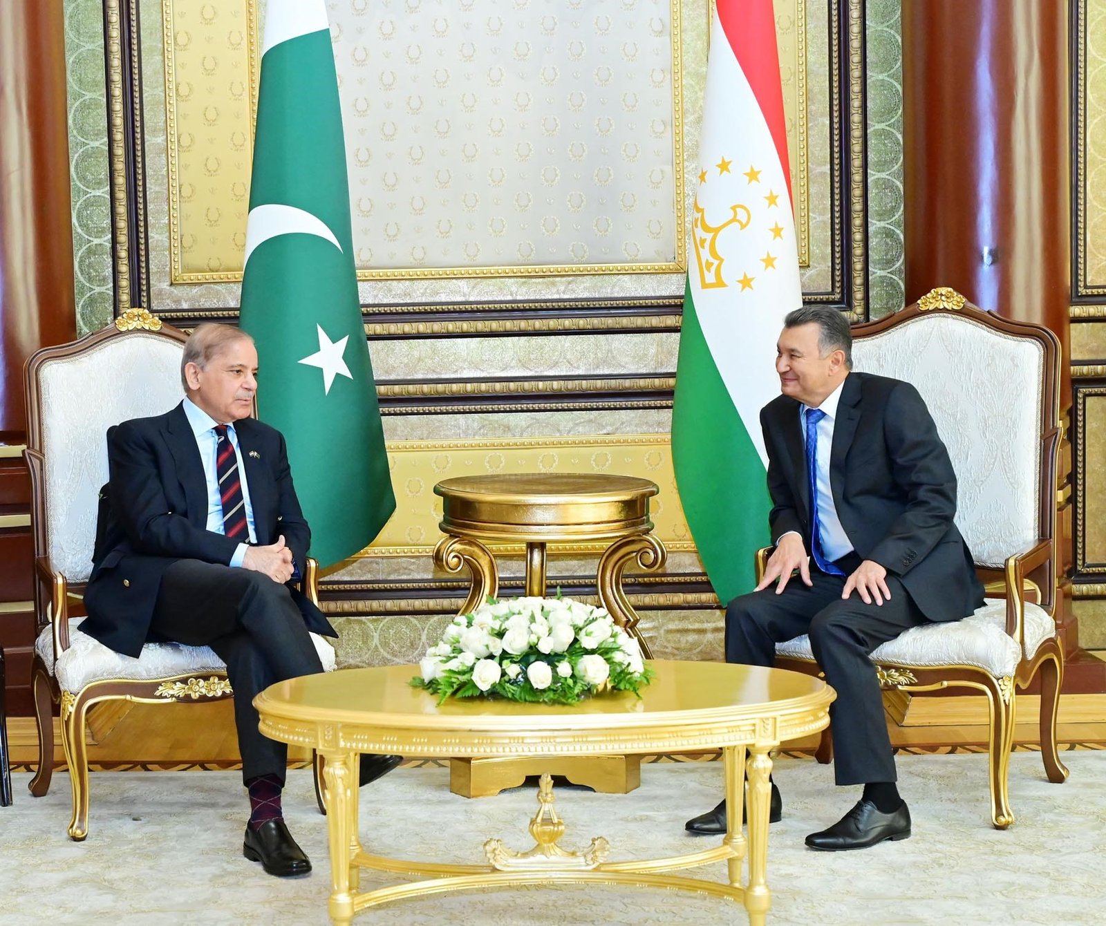 PM Shehbaz arrives in Tajikistan on final leg of four-nation tour